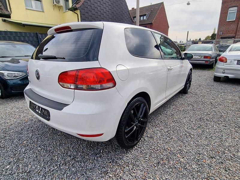 Gebraucht VW Golf VI 80 PS (58 kW) 2009 Weiß Kleinwagen