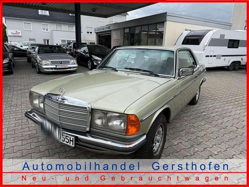 Grün Gebraucht 1980 Mercedes 230 Coupé | 20.980 € - Bild 1/4