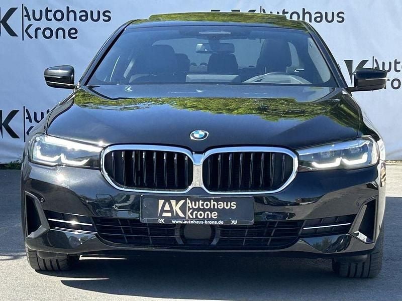 Gebraucht BMW 530 Sport Line 286 PS (210 kW) 2023 Schwarz Limousine