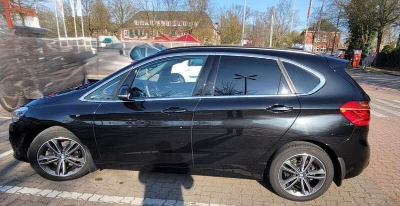 Schwarz Gebraucht 2019 BMW 218 Active Tourer Sport Line Van / Kleinbus | 19.500 € (Etwas zu teuer) - Bild 1/4