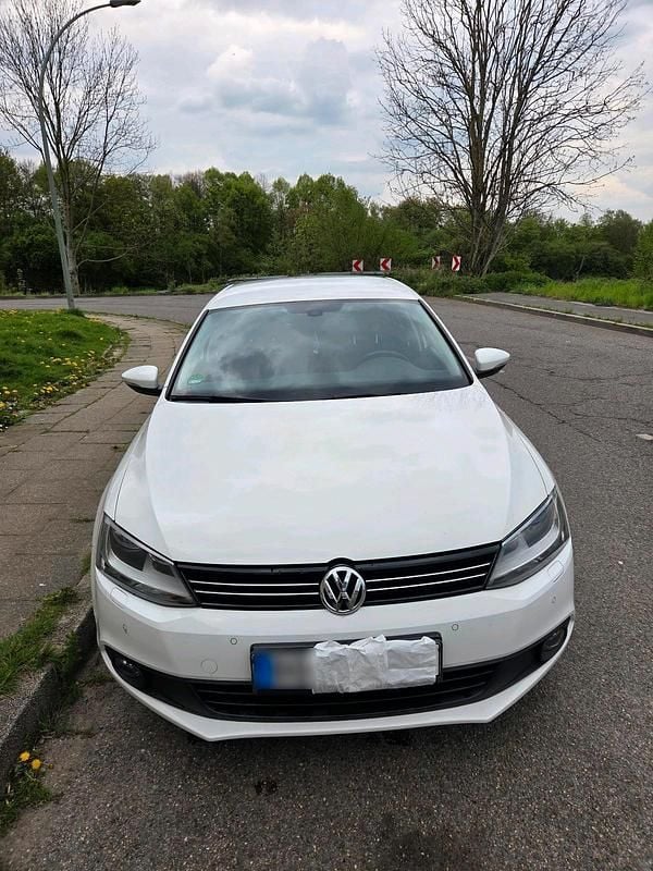 Usado VW Jetta 105 HP (77 kW) 2012 Branco Sedan