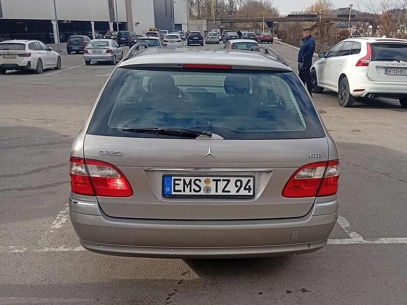 Gebraucht Mercedes E220 Elegance 150 PS (110 kW) 2005 Beige Kombi