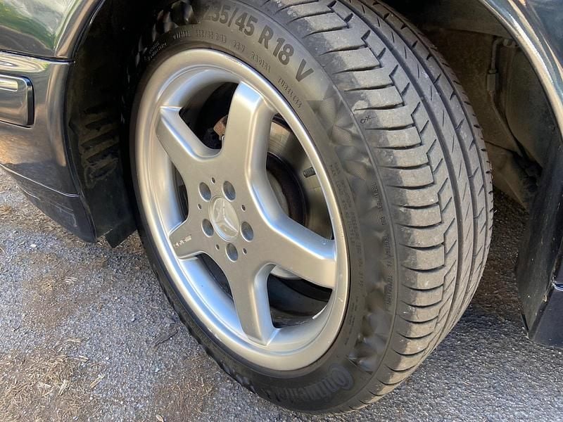 Usata Mercedes E220 143 CV (105 kW) 2000 Blu Station wagon