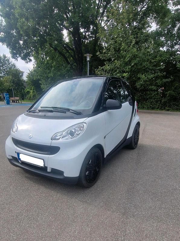 Weiß Gebraucht 2009 Smart ForTwo Coupé Kleinwagen | 4.500 € (Guter Preis) - Bild 1/4