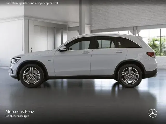Gebraucht Mercedes GLC300e 320 PS (235 kW) 2021 SUV