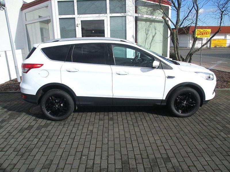 Gebraucht Ford Kuga Trend 150 PS (110 kW) 2015 Weiß SUV