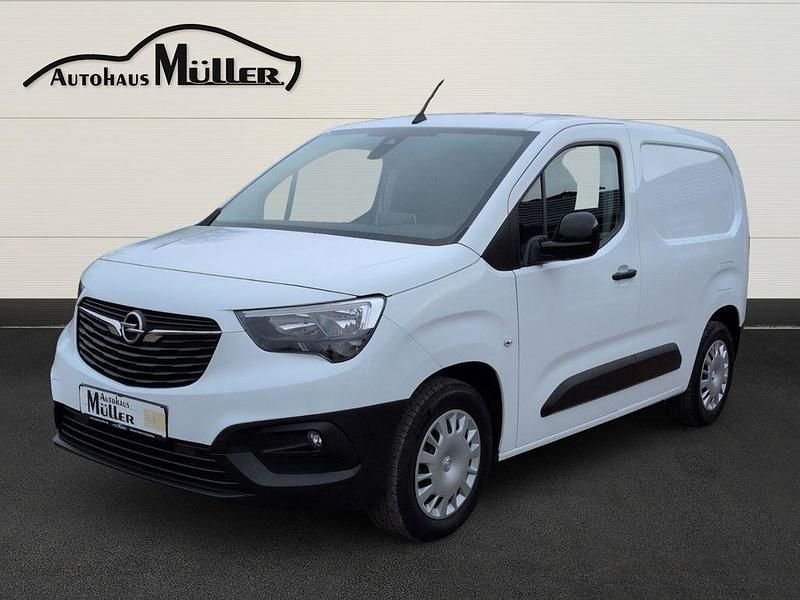 Weiß Gebraucht 2021 Opel Combo-e Life Edition Limousine | 18.945 € (Fairer Preis) - Bild 1/4