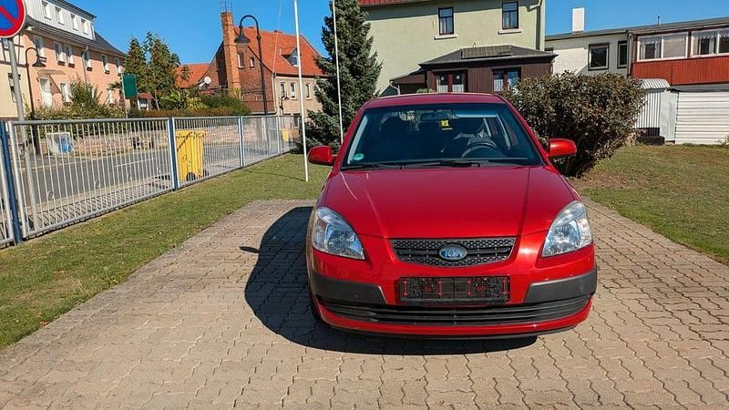 Gebraucht Kia Rio EX 97 PS (71 kW) 2008 Rot Limousine