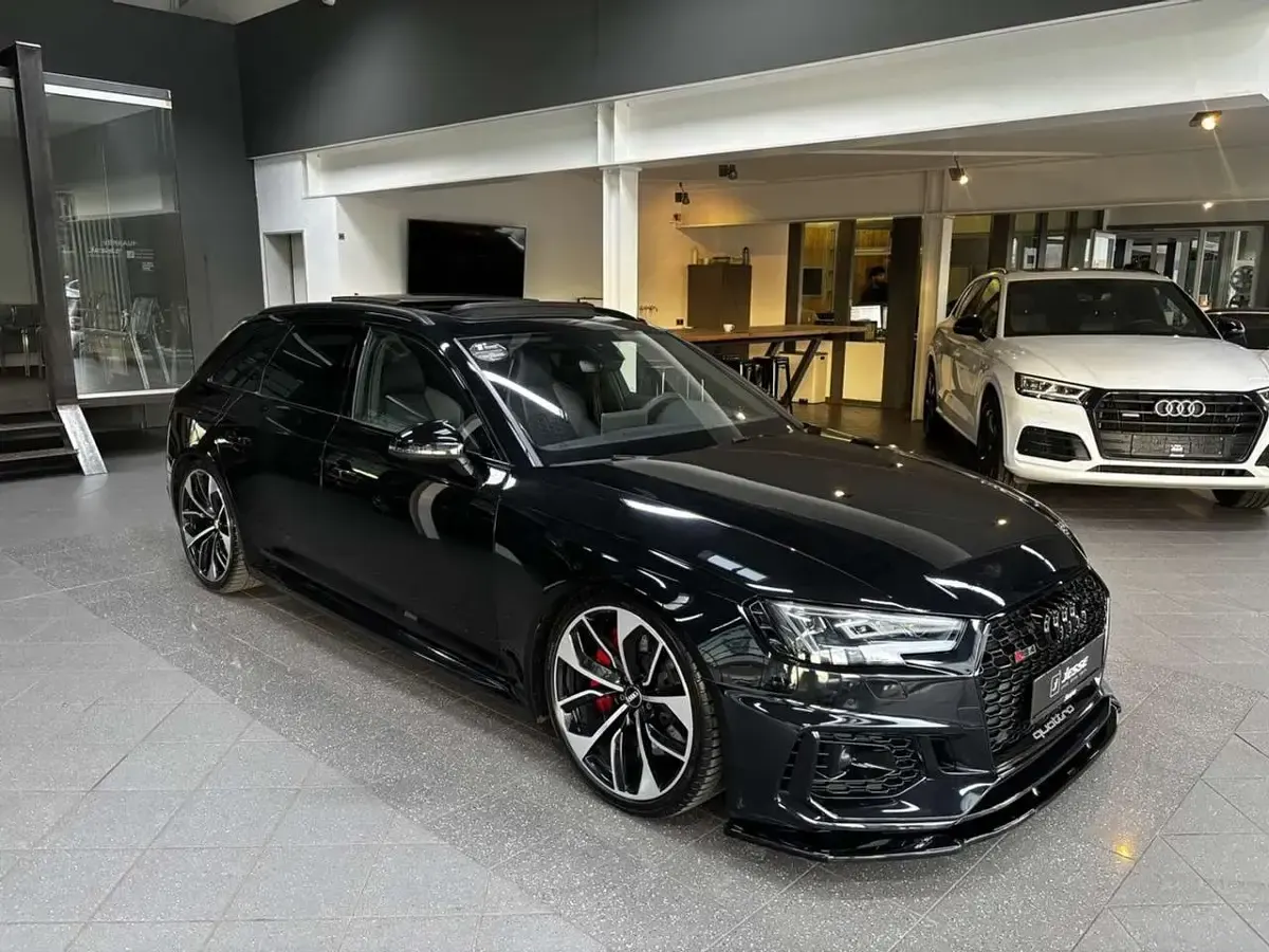Gebraucht Audi RS4 Sport 450 PS (330 kW) 2019 Mythosschwarz metallic Kombi
