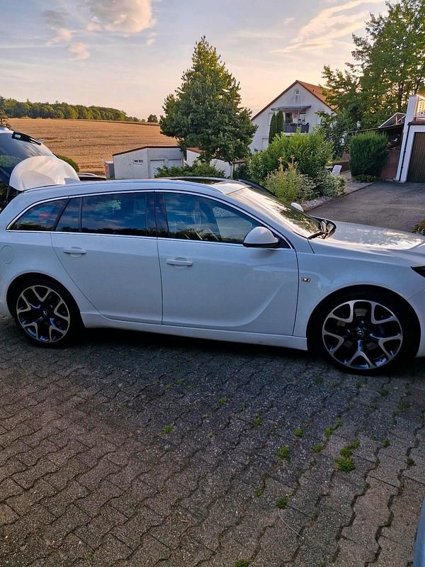 Gebraucht Opel Insignia OPC 325 PS (239 kW) 2016 Weiß Kombi