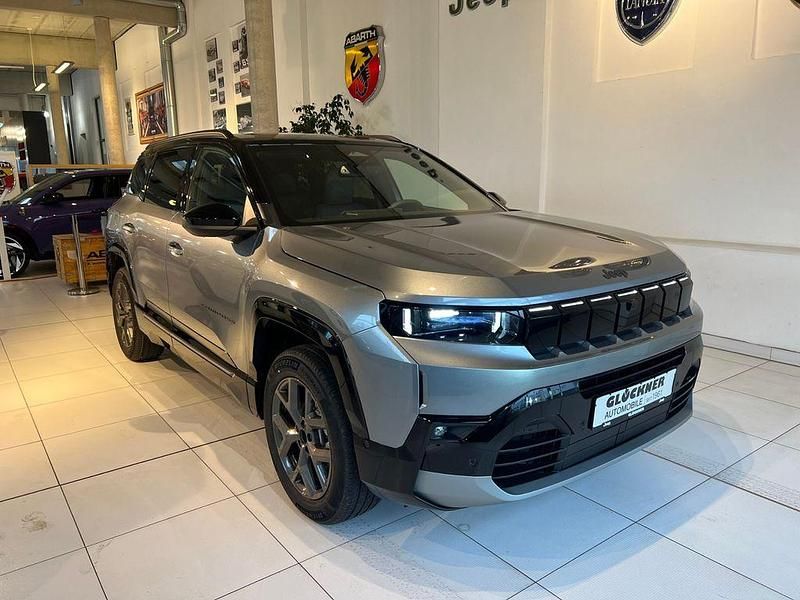 Neu Jeep Compass 145 PS (106 kW) 2026 Grau SUV