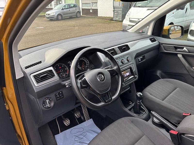 Gebraucht VW Caddy Comfortline 150 PS (110 kW) 2017 Gelb Van / Kleinbus