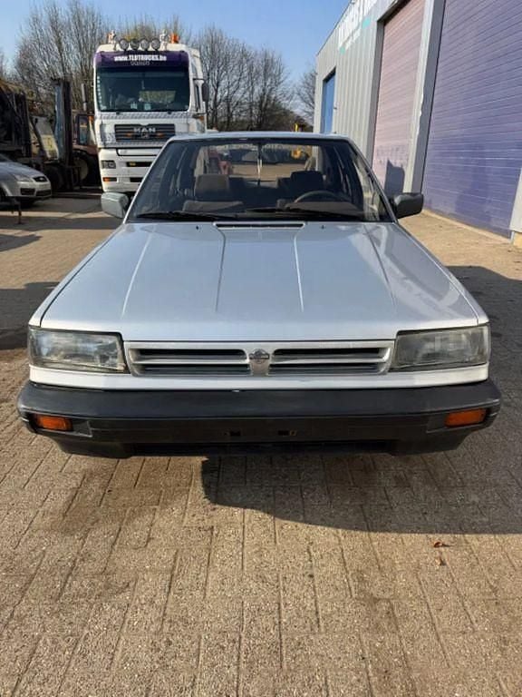 Gebraucht Nissan Bluebird 67 PS (49 kW) 1989 Silber Limousine