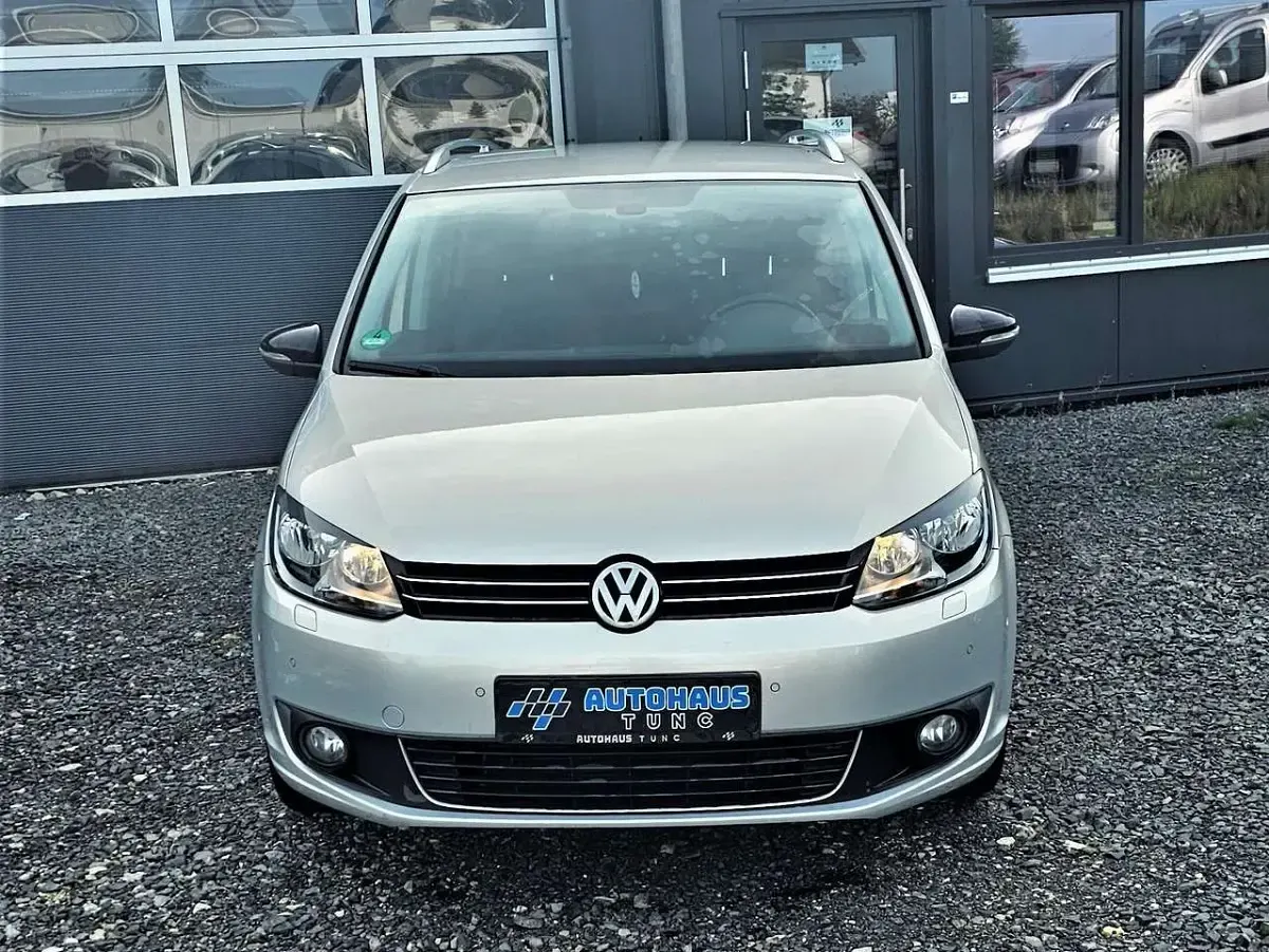 Gebraucht VW Touran Sound 105 PS (77 kW) 2011 Silver leaf metallic Van / Kleinbus