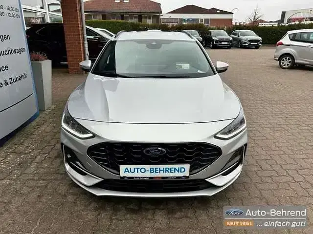 Gebraucht Ford Focus ST-Line X 116 PS (85 kW) 2025 Polarsilber metallic Kombi