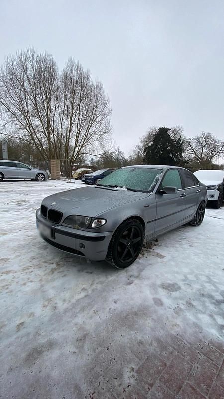Gebraucht BMW 318 143 PS (105 kW) 2003 Silber Limousine