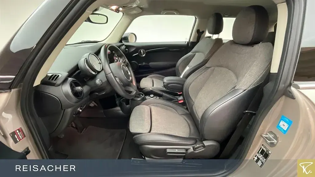 Gebraucht Mini Cooper Classic 136 PS (100 kW) 2023 Grau Kleinwagen