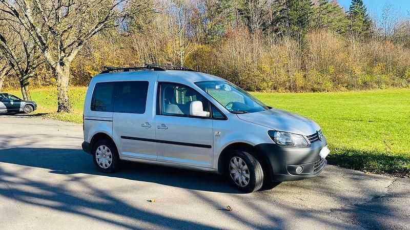 Gebraucht VW Caddy Trendline 105 PS (77 kW) 2012 Silber Van / Kleinbus
