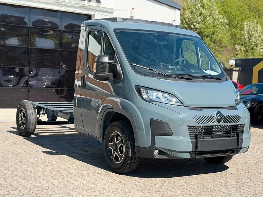 Neu Citroën Jumper 140 PS (102 kW) 2025 Grau Van / Kleinbus