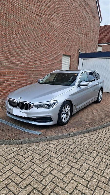 Silber Gebraucht 2017 BMW 530 Sport Line Kombi | 18.500 € (Fairer Preis) - Bild 1/4