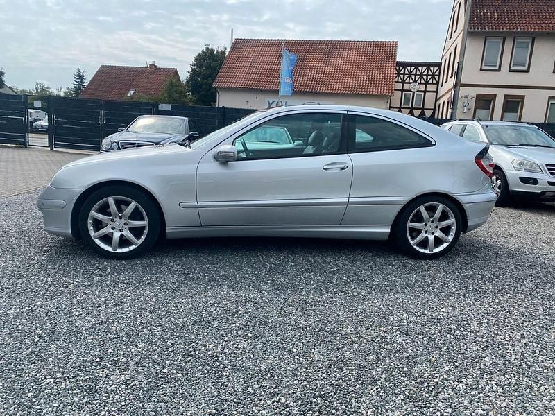 Gebraucht Mercedes C320 Sport 218 PS (160 kW) 2004 Silber Coupé