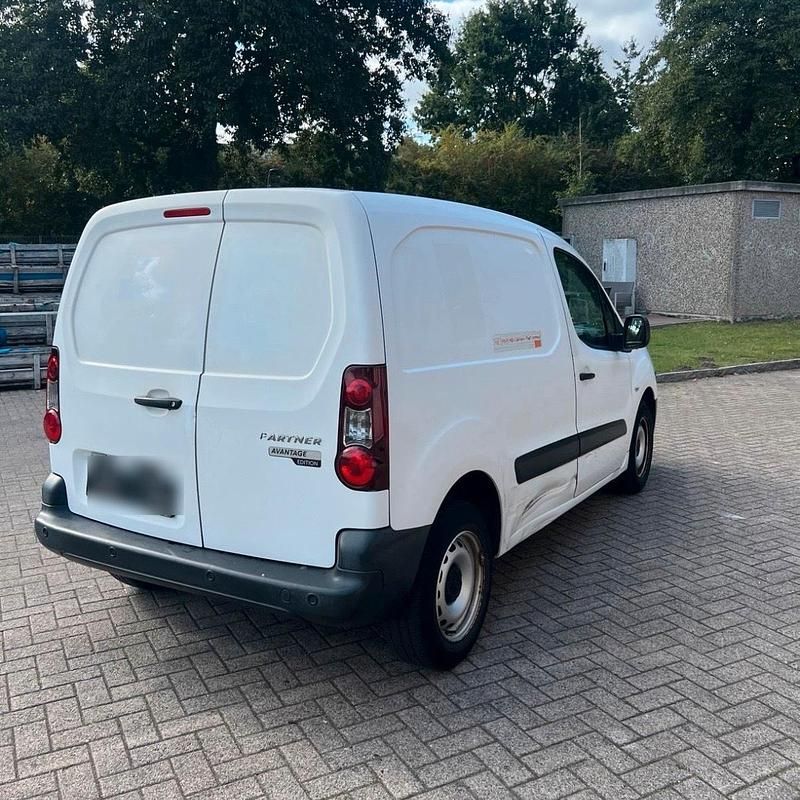 Gebraucht Peugeot Partner 75 PS (55 kW) 2016 Weiß Van / Kleinbus