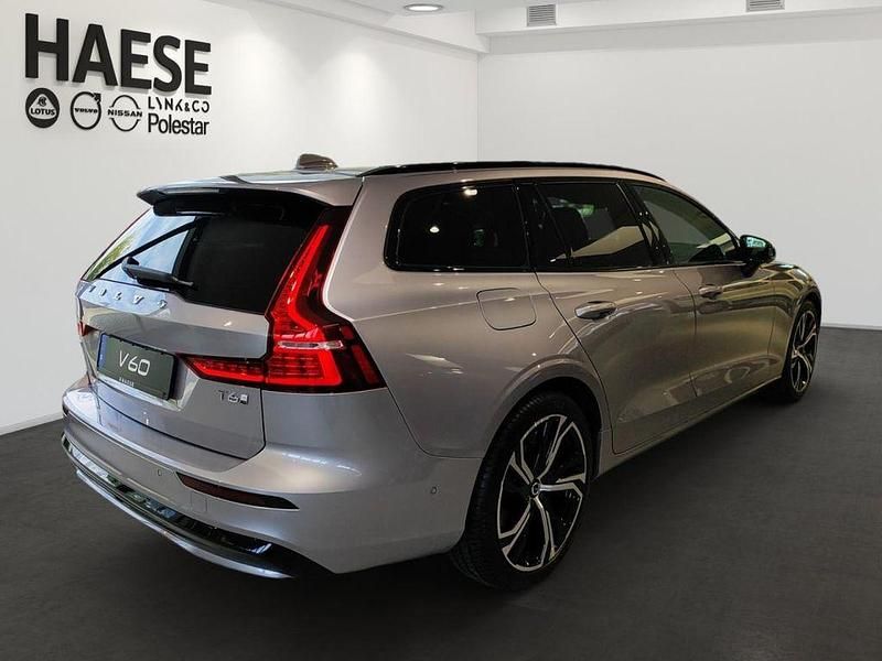 Gebraucht Volvo V60 Plus 398 PS (292 kW) 2025 Aurora silver / metallic Kombi