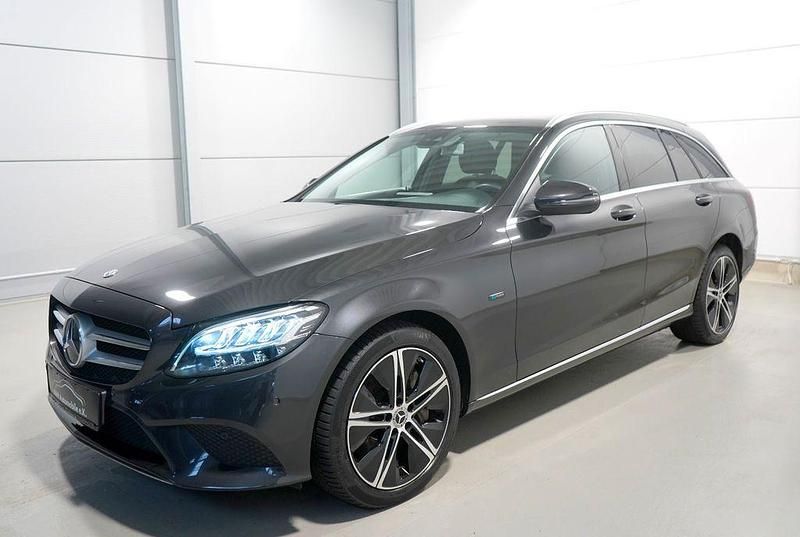 Gebraucht Mercedes C300e Avantgarde 194 PS (142 kW) 2020 Grau Limousine