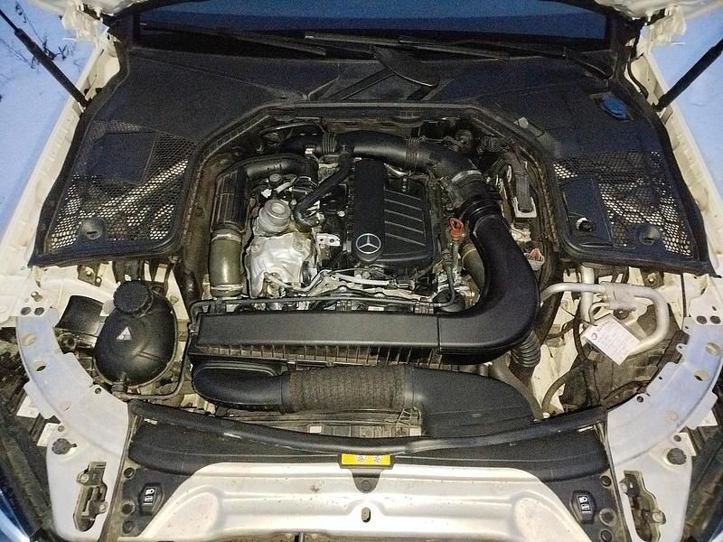 Weiß Gebraucht 2016 Mercedes C180 Kombi | 15.500 € (Etwas zu teuer) - Bild 1/4