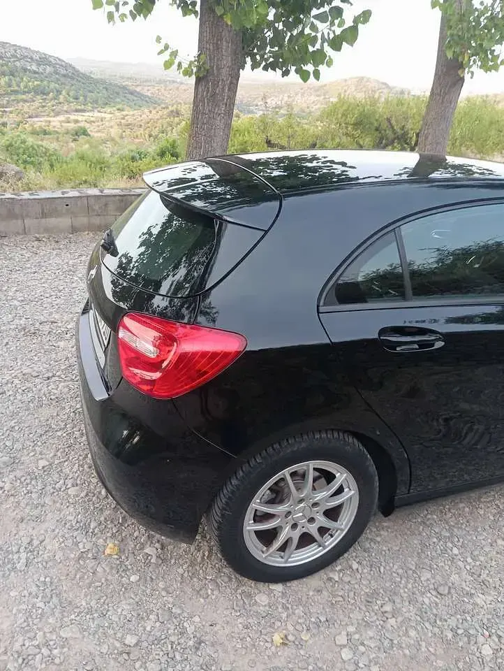 Gebraucht Mercedes A180 Style 122 PS (89 kW) 2014 Schwarz Kleinwagen
