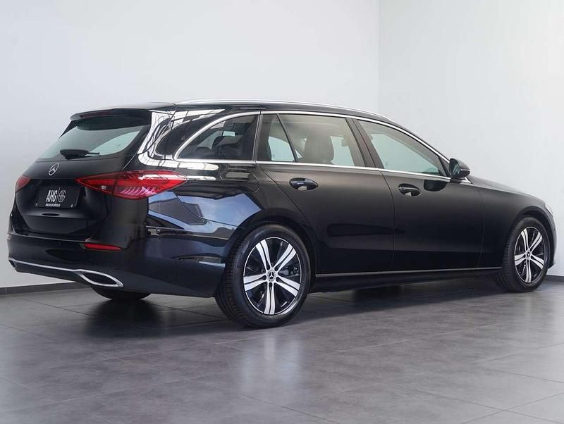Gebraucht Mercedes C200 Avantgarde 163 PS (119 kW) 2024 Schwarz Kombi