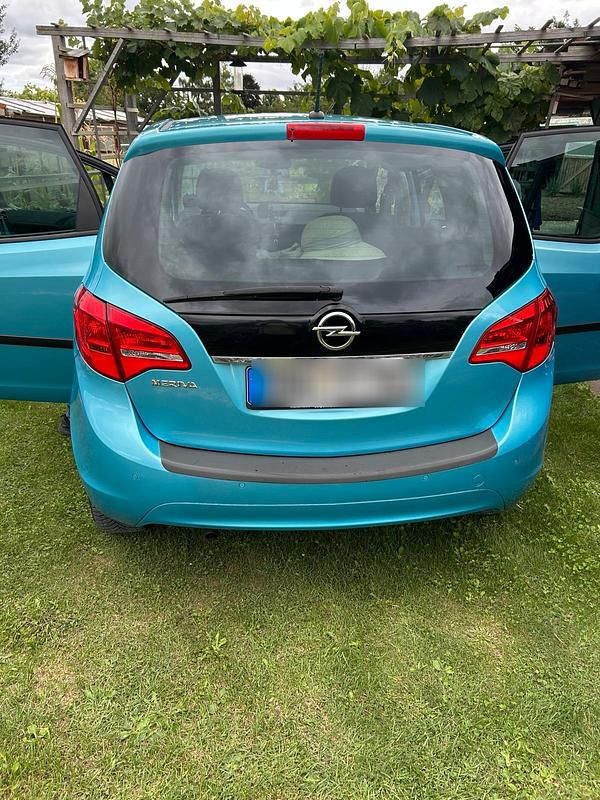 Blau Gebraucht 2012 Opel Meriva Van / Kleinbus | 5.900 € - Bild 1/4