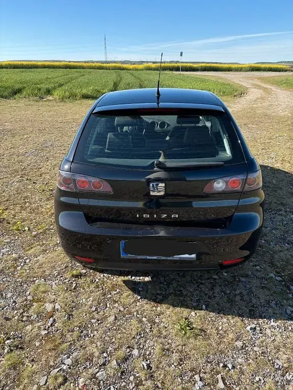 Usado Seat Ibiza Reference 60 HP (44 kW) 2009 Preto Sedan