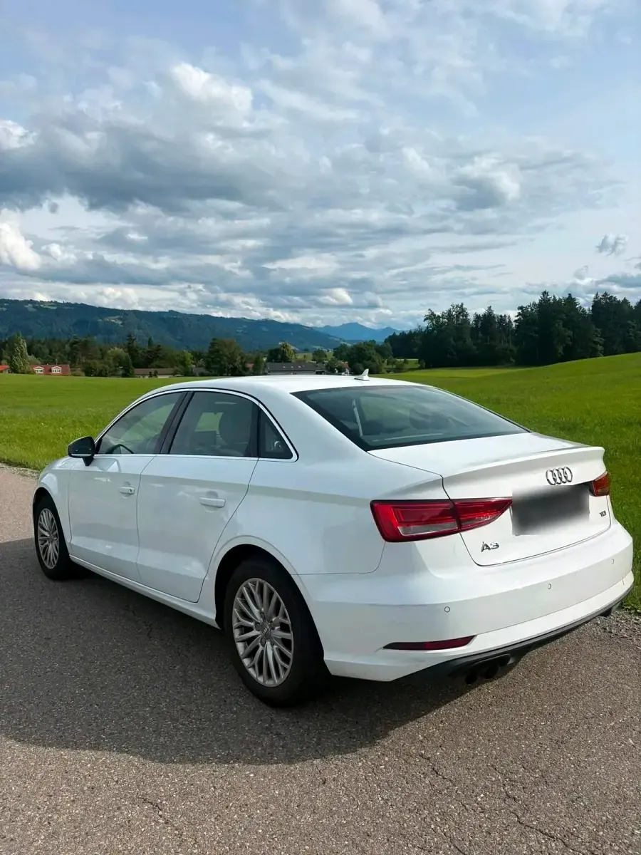 Gebraucht Audi A3 150 PS (110 kW) 2018 Weiß Limousine