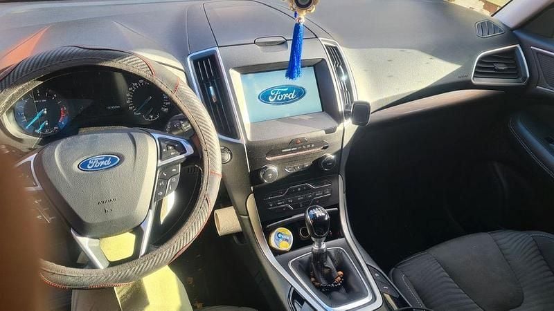 Weiß Gebraucht 2016 Ford S-MAX Business Edition Van / Kleinbus | 11.990 € (Fairer Preis) - Bild 1/4