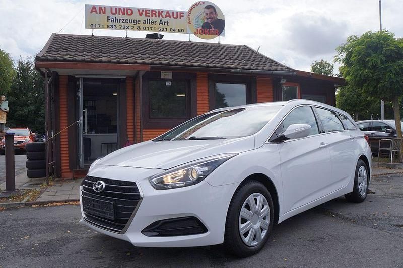 Weiß Gebraucht 2016 Hyundai i40 Classic Kombi | 8.790 € (Guter Preis) - Bild 1/4