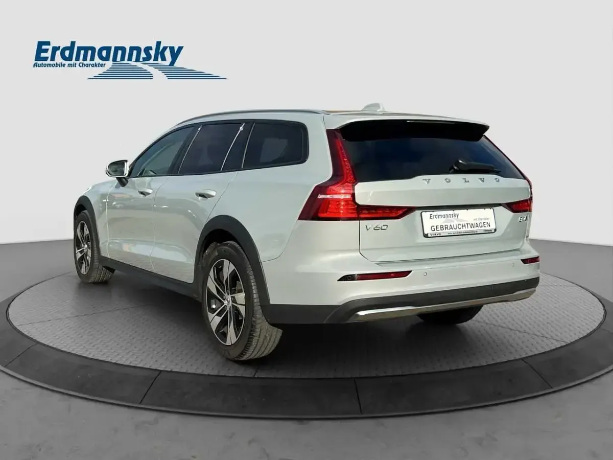 Gebraucht Volvo V60 CC 145 PS (106 kW) 2024 Kombi