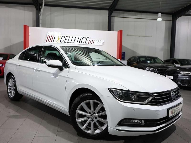 Gebraucht VW Passat Comfortline 120 PS (88 kW) 2015 Weiß Limousine