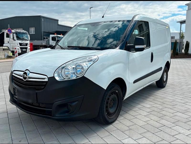 Weiß Gebraucht 2012 Opel Combo Van / Kleinbus | 3.700 € - Bild 1/4