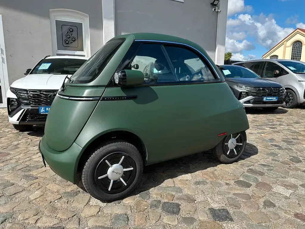 Gebraucht Micro Microlino 11 kW (16 PS) 2024 Grün Kleinwagen