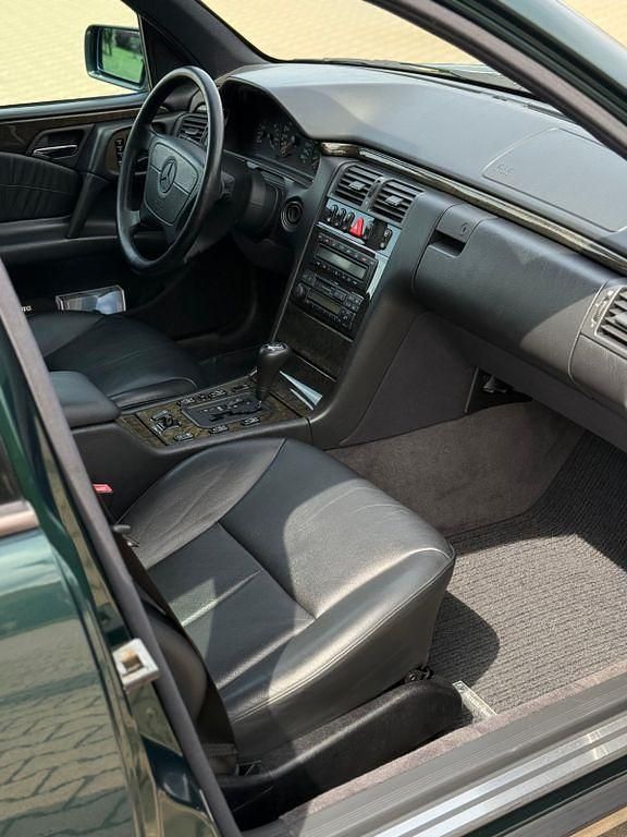 Gebraucht Mercedes E280 Avantgarde 204 PS (150 kW) 1997 Grün Limousine