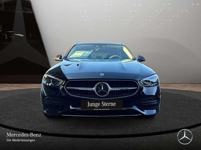 Gebraucht Mercedes C300e Avantgarde 204 PS (150 kW) 2025 Schwarz Limousine