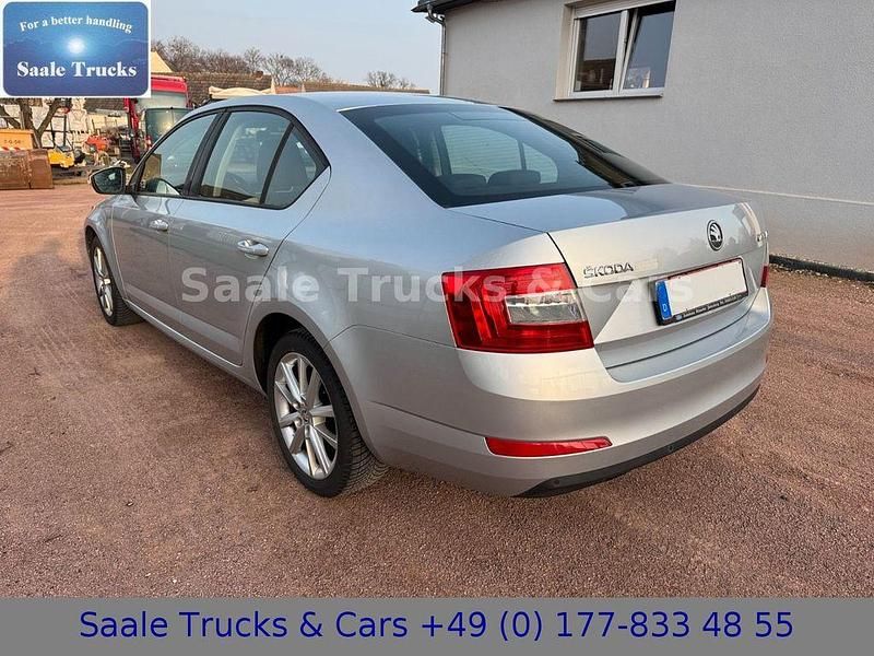 Gebraucht Skoda Octavia Elegance 140 PS (102 kW) 2015 Silber Kleinwagen