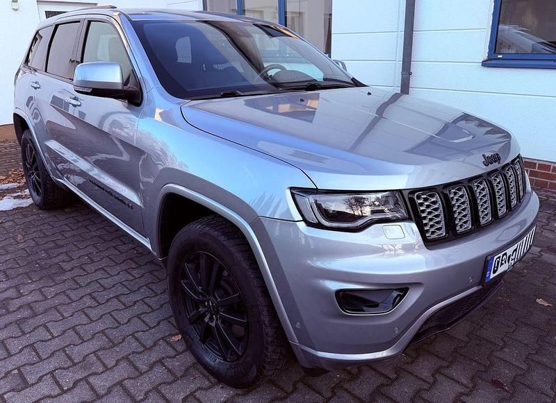 Gebraucht Jeep Grand Cherokee Night Eagle 250 PS (183 kW) 2018 Silber SUV