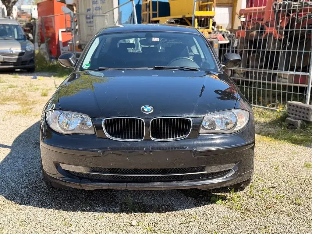 Używany BMW 116 122 KM (89 kW) 2010 Czarny Hatchback