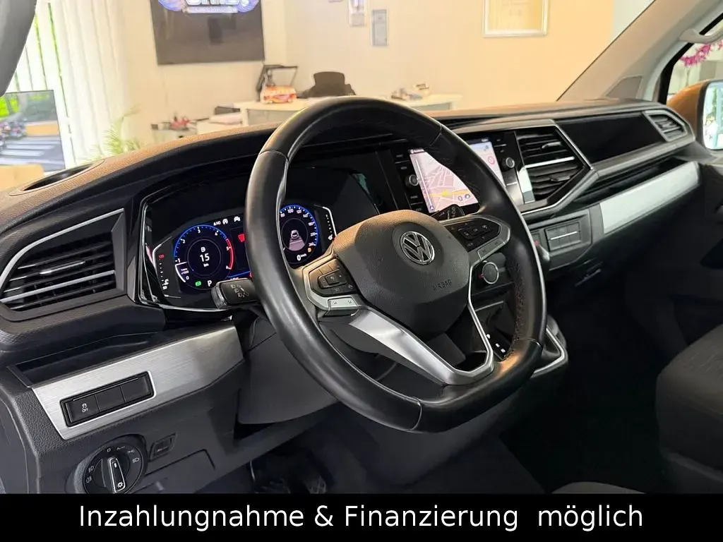Używany VW Multivan Comfortline 199 KM (146 kW) 2020 Brązowy Minivan