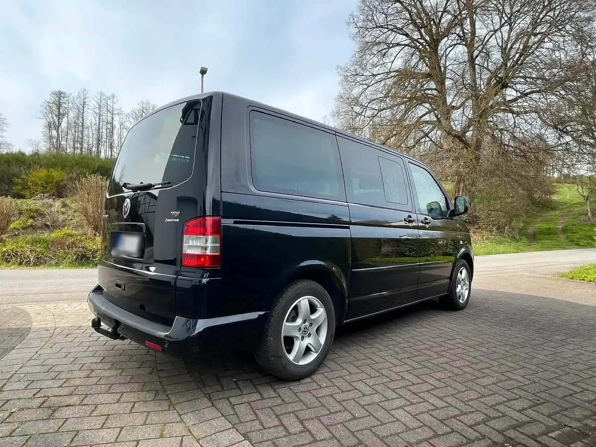 Gebraucht VW T5 Highline 174 PS (127 kW) 2009 Schwarz Van