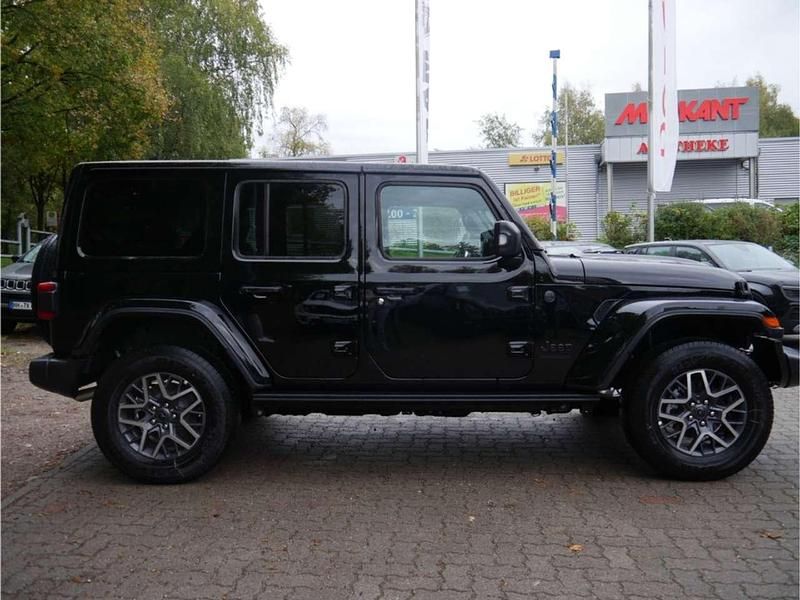 Gebraucht Jeep Wrangler Unlimited Sahara 272 PS (200 kW) 2025 Schwarz SUV