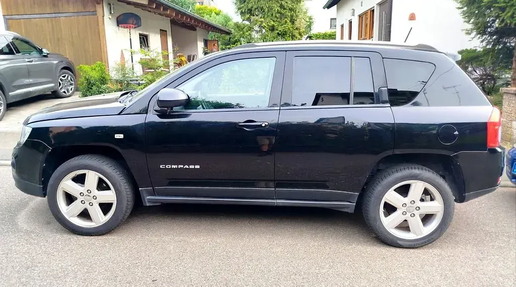 Gebraucht Jeep Compass Limited 163 PS (119 kW) 2013 Schwarz SUV