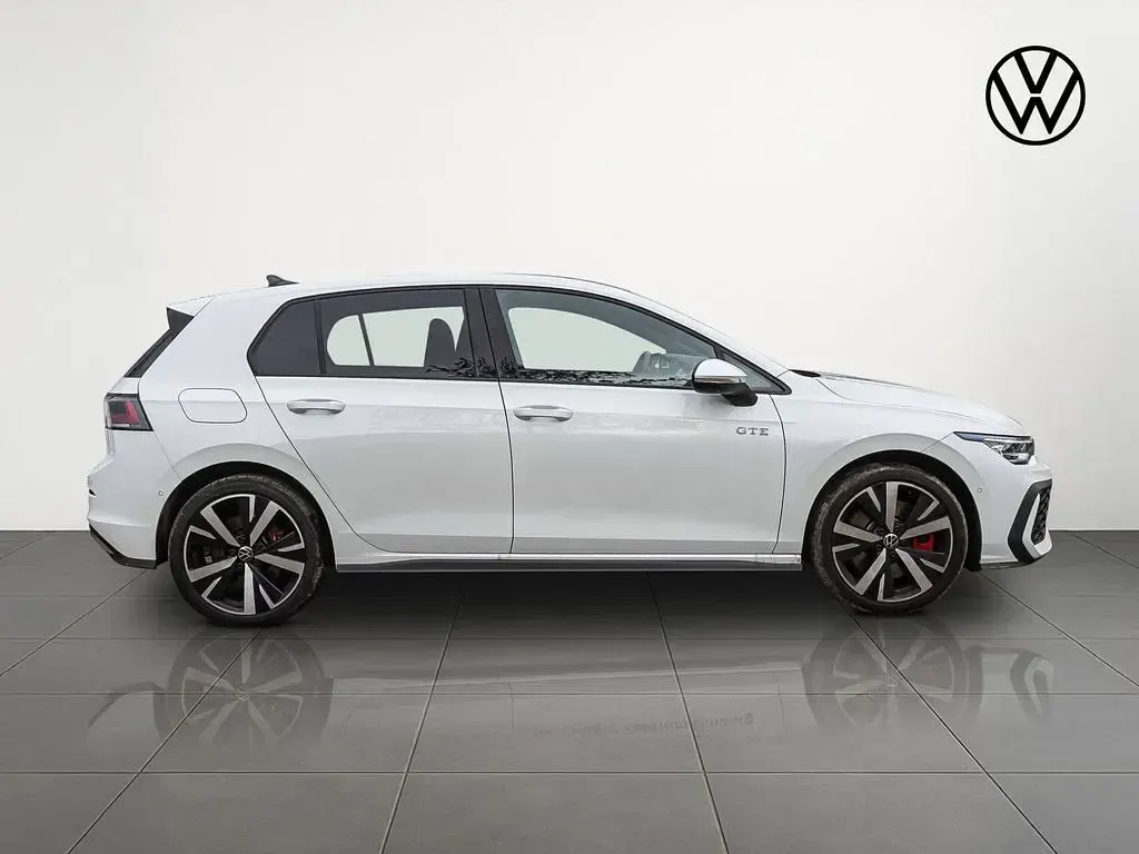 Gebraucht VW Golf VIII GTE 272 PS (200 kW) 2024 Pure white/schwarz Limousine